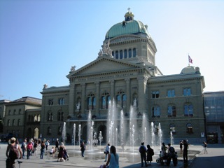 ベルンの中心部にあるスイス連邦議会